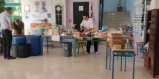 Τουρίστες σιτίζονται σε σχολείο της Ρόδου: Συγκινούν τα πλάνα με τη βοήθεια των κατοίκων