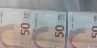Δείτε τα πλαστά χαρτονομίσματα που έδινε για να κάνει αγορές – Η ατέλεια της παραχάραξης