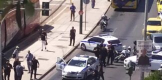 Ελεύθεροι οι αστυνομικοί που παρέσυραν και σκότωσαν πεζό με το περιπολικό