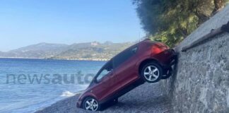 Έπεσε με τα… μούτρα του ΙΧ στην παραλία (εικόνες)