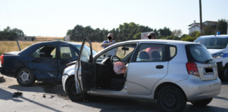Σύγκρουση αυτοκινήτων με το καλημέρα (φωτογραφίες)