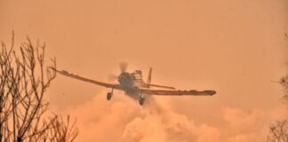 Μάχη με τις αναζωπυρώσεις στην Πάρνηθα