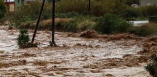 «Βουλιάζει» η Εύβοια! (βίντεο)