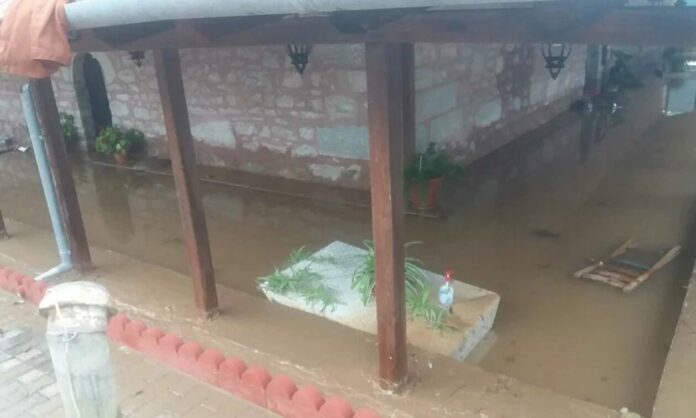 kakokairia-naos-plimmirs