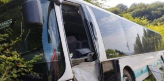 Σύγκρουση λεωφορείου με δυο ΙΧ στην ΠΑΘΕ – Τρεις άνθρωποι χωρίς τις αισθήσεις τους – Ένας σοβαρά τραυματίας