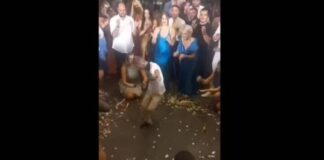 Το υπέροχο ζεϊμπέκικο του 13χρονου Ανδρέα με σύνδρομο Down (βίντεο)