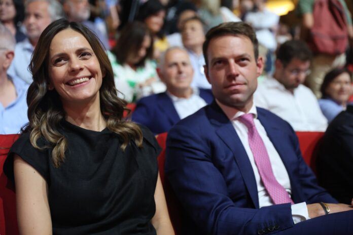 αχτσιογλου-κασσελακης