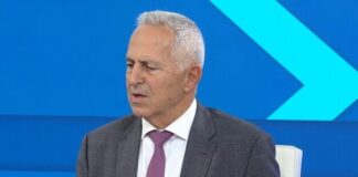 Αποστολάκης: Αυτοί που έχουν διαφορετική άποψη να βάλουν λίγο νερό στο κρασί τους