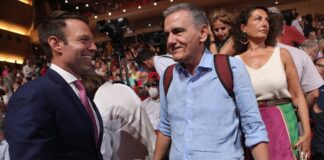 Τσακαλώτος για Κασσελάκη: Δεν διατίθεται να υπερασπιστεί τις επιλογές του Τσίπρα – «Εμπρός πίσω», όπως ο Περίανδρος Πώποτας