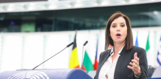 «Η απόδοση της επενδυτικής βαθμίδας στην Ελλάδα συμβάλλει στη σταθερότητα της ευρωπαϊκής οικονομίας»