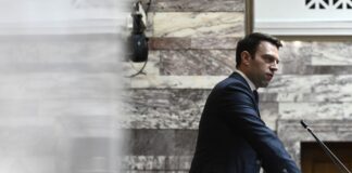 Κασσελάκης στην ΚΟ του ΣΥΡΙΖΑ: Οι 11 δεν σεβάστηκαν τον κόσμο μας, έπρεπε να παραδώσουν τις έδρες τους
