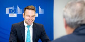 New York Times για Στέφανο Κασσελάκη: Από τη ζωή στο Μαϊάμι σελέμπριτι στην Ελλάδα και πρόεδρος του ΣΥΡΙΖΑ