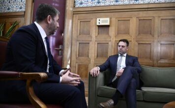 Ο Στέφανος Κασσελάκης «έχει πολλές συμπάθειες στο ΠΑΣΟΚ» – Ποιοι και ποιες έχουν συμφωνήσει