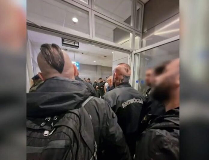 ΑΚΡΟΔΕΞΙΟΙ