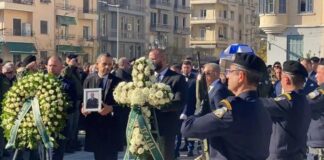 Θρήνος στην κηδεία του Γιώργου Λυγγερίδη (βίντεο)