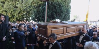 Συγκλόνισε ο επικήδειος για τον Βασίλη Καρρά -«Από τον Βορρά μέχρι τον Νότο να σε αγαπάμε βρήκες τον τρόπο»