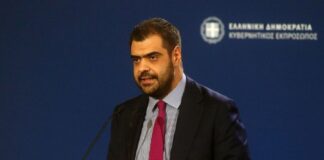 Παύλος Μαρινάκης: Κοινοί εγκληματίες οι χούλιγκαν που έριξαν τη ναυτική φωτοβολίδα στον 31χρονο αστυνομικό