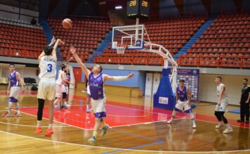 Στιγμιότυπο από τον αγωνα ΝΕΣ Λάρισας-ΓΣΕ Ελασσόνας