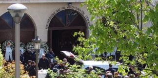Θρήνος στην κηδεία του 31χρονου αστυνομικού που σκοτώθηκε από μπάζα