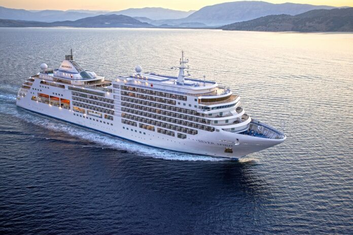 silver-spirit_bow_orientation-right_sea_2723