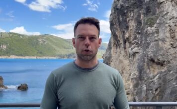 Κασσελάκης: Να αλλάξουμε από το σκοτάδι της αναξιοκρατίας και της ατιμωρησίας, στο φως της ελπίδας