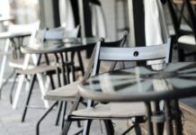 Σποράδες: Είχαν τοποθετήσει περισσότερα τραπεζοκαθίσματα και συνελήφθησαν