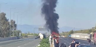 Φωτιά στην Αθηνών – Κορίνθου μετά από ανατροπή βυτιοφόρου