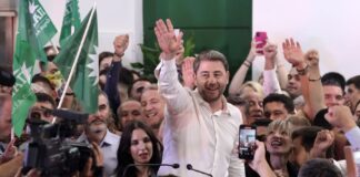 Στην αντεπίθεση το ΠΑΣΟΚ και ο Νίκος Ανδρουλάκης: Από τη λαϊκή αγορά, στη Γενική Συνέλευση του ΣΕΒ