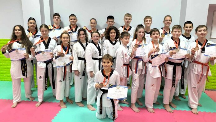 16 metallia nikomahos