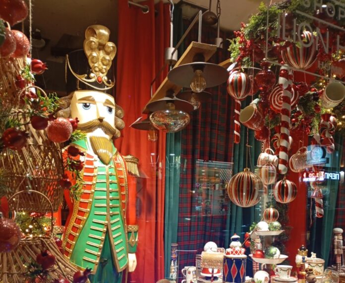 agora-xristougenna-volos