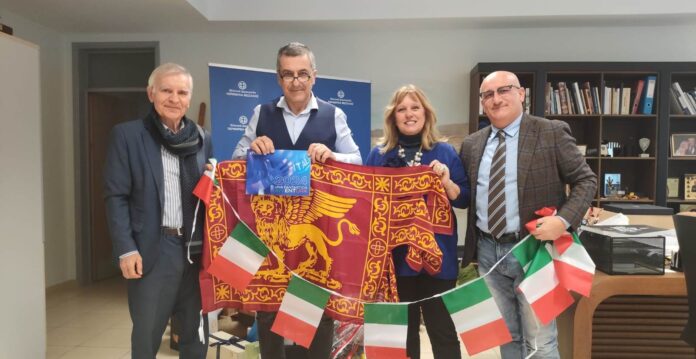 kouretas podilatikos italias