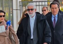 Πέτρος Φιλιππίδης σε Σπύρο Μπιμπίλα: «Είσαι καραγκιόζης, είσαι ένα ανέκδοτο»