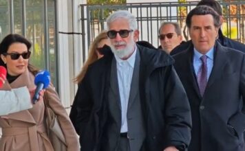 Πέτρος Φιλιππίδης σε Σπύρο Μπιμπίλα: «Είσαι καραγκιόζης, είσαι ένα ανέκδοτο»