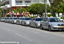 Στο πλευρό των αγροτών οι ταξιτζήδες του Βόλου-Πάνε με τα ταξί στα μπλόκα