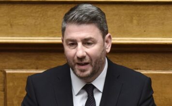 Ανδρουλάκης: Η παρέα του Μαξίμου τα γνωρίζει όλα για την τραγωδία των Τεμπών