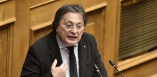 Ο Αλέξανδρος Αυλωνίτης ανακοίνωσε την αποχώρησή του από το Κίνημα Δημοκρατίας με επίθεση κατά Κασσελάκη