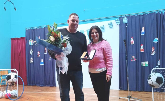 boudouris dimotiko 16 30