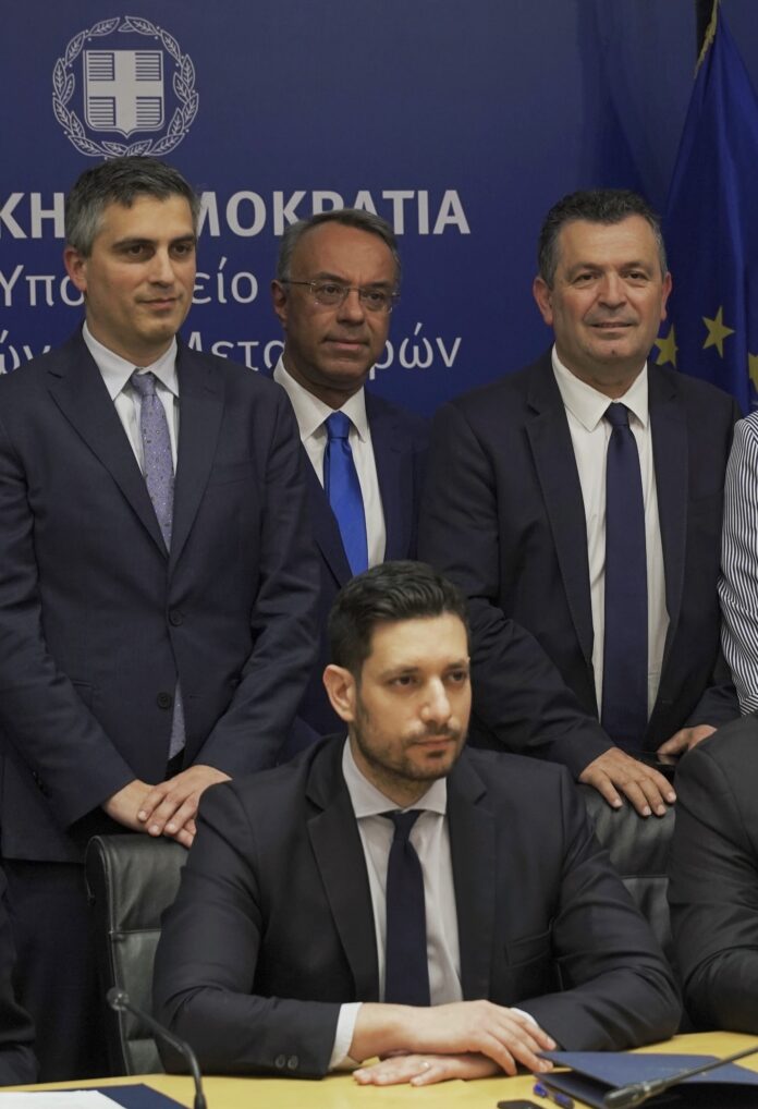 sidirodromika erga mpoukoros