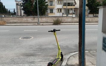 Οδηγός χτύπησε με το αυτοκίνητο του ανήλικο με πατίνι και τον εγκατάλειψε
