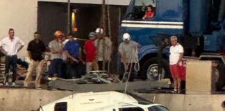 «Το σημαντικότερο είναι ότι όλοι είμαστε σώοι και αβλαβείς» λέει ο πιλότος του ελικοπτέρου που έπεσε στη θάλασσα στη μαρίνα Βουλιαγμένης