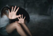 Βόλος: Μάνα απειλούσε την 14χρονη κόρη της -«Γύρισε σπίτι και θα σε περιποιηθώ»