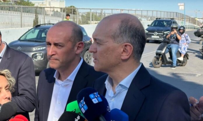 aggelopouloi prin me vroutsi