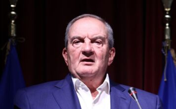 Καραμανλής: «Είμαστε Μακεδόνες, γνήσιοι Μακεδόνες» – Μην χάσουμε την ταυτότητά μας σε συνθήκες ελευθερίας