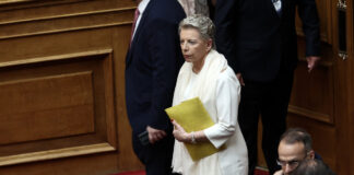 Καυγάς Κουκουλόπουλου – Κωνσταντοπούλου με φόντο την υποψηφιότητα Ακρίτα: «Τέλος οι χυδαιότητες μαζί μου» – «Είστε τραμπούκος»