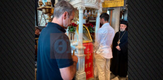 Στην Παναγιά της Τήνου ο Μητσοτάκης με τον Τζόκοβιτς, προσκύνησαν την εικόνα της Μεγαλόχαρης