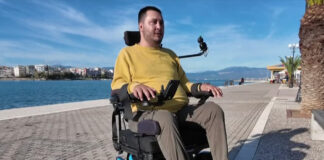 Συγκινεί ο Γιάννης Δαμιανός που βούτηξε για τον Σταυρό και καθηλώθηκε στο αναπηρικό αμαξίδιο