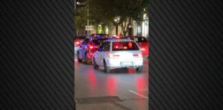Οδηγοί στόλισαν με χριστουγεννιάτικα λαμπιόνια τα αυτοκίνητά τους (βίντεο)