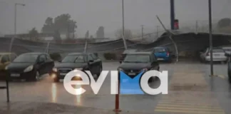 Μπουρίνι ξήλωσε στέγαστρα αυτοκινήτων σε σούπερ μάρκετ στην Εύβοια (βίντεο)