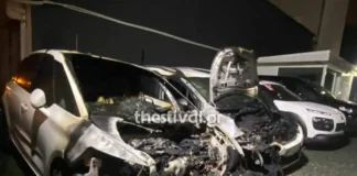 Μεγάλη φωτιά σε μάντρα με μεταχειρισμένα οχήματα (βίντεο)
