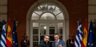 Σάντσεθ σε Μητσοτάκη: «Η Ελλάδα πέρασε από το να υποφέρει την κρίση του ευρώ, στο να προεδρεύει στο Eurogroup»